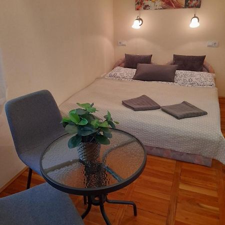 Zoeld Sziget Apartmanlakas Eger Exteriör bild